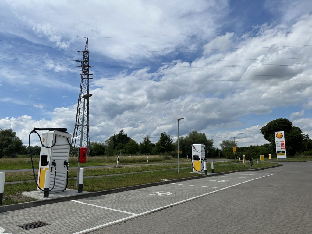 Stromtankstelle Shell Tankstelle Angermünde, Foto: Alena Lampe